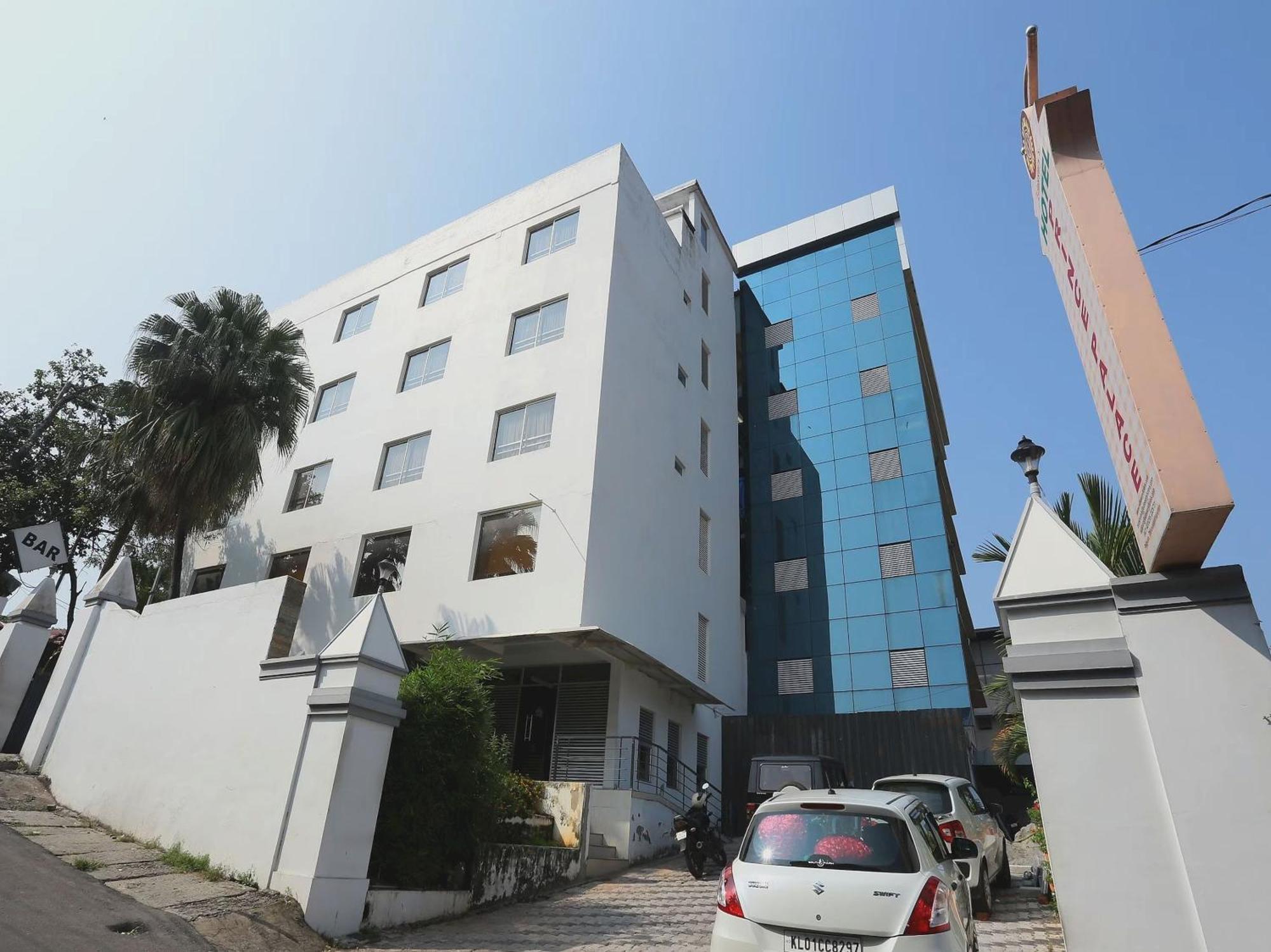 Super Townhouse Prince Palace Тривандрум Экстерьер фото