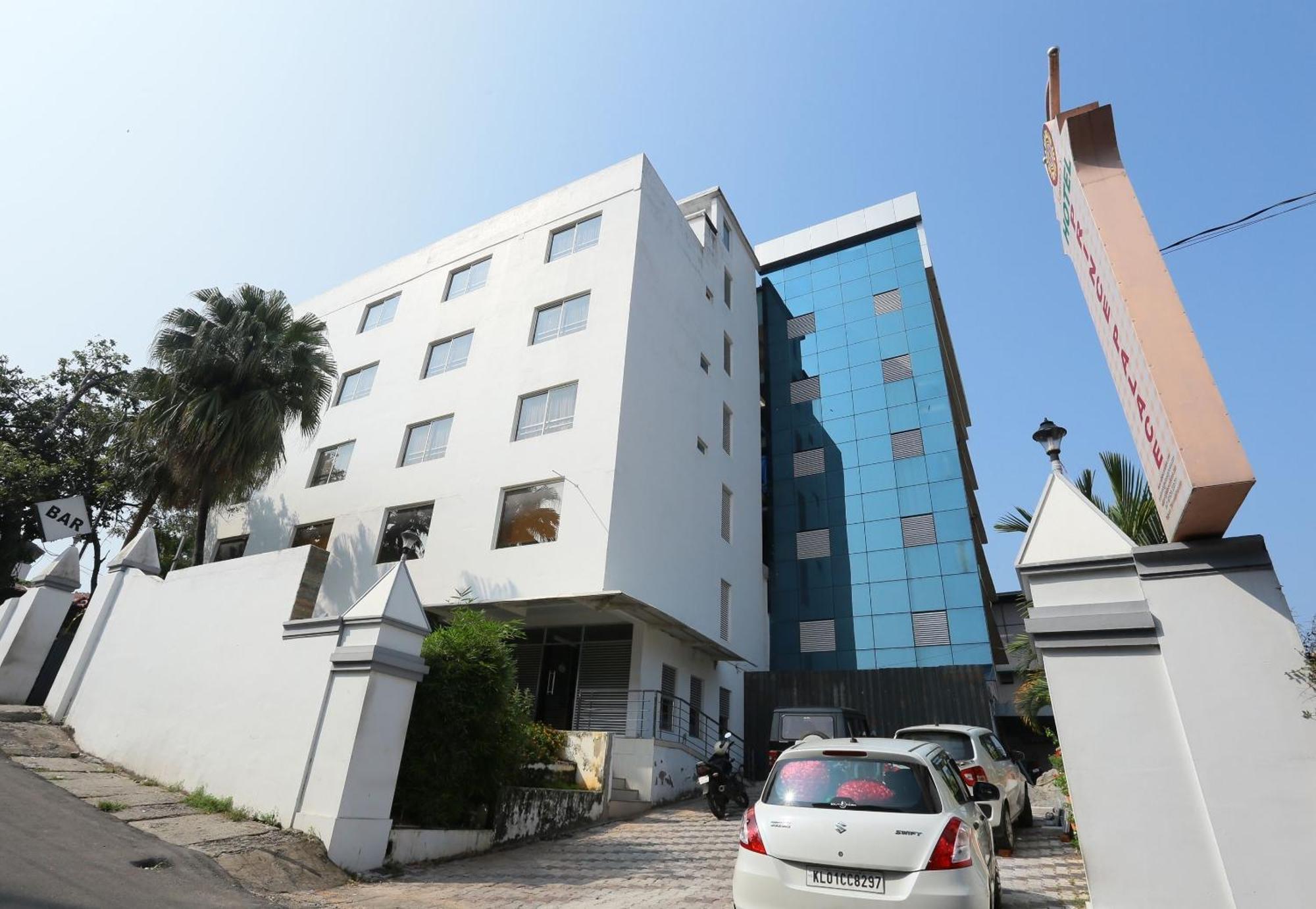Super Townhouse Prince Palace Тривандрум Экстерьер фото