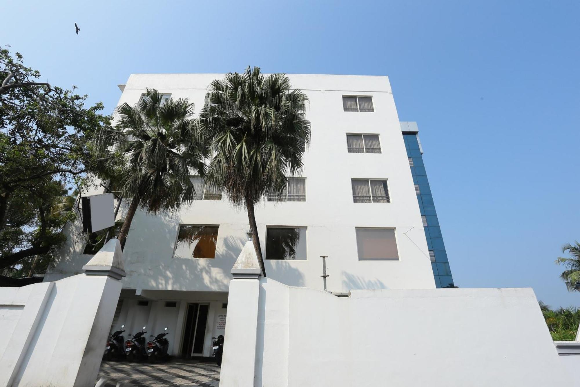 Super Townhouse Prince Palace Тривандрум Экстерьер фото