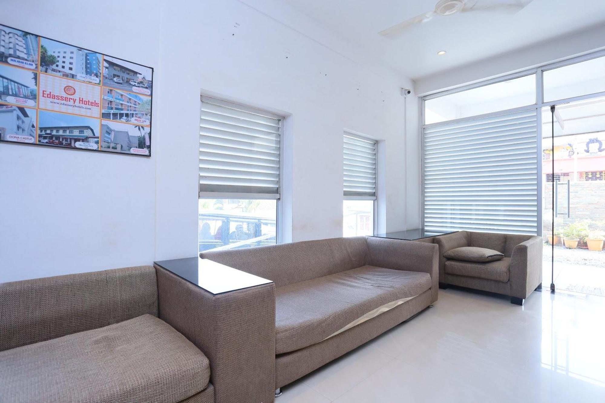 Super Townhouse Prince Palace Тривандрум Экстерьер фото